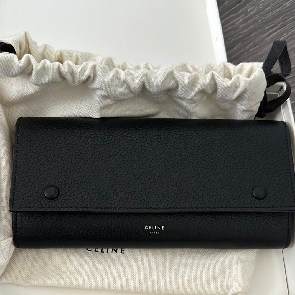 Authentic CÉLINE black leather wallet